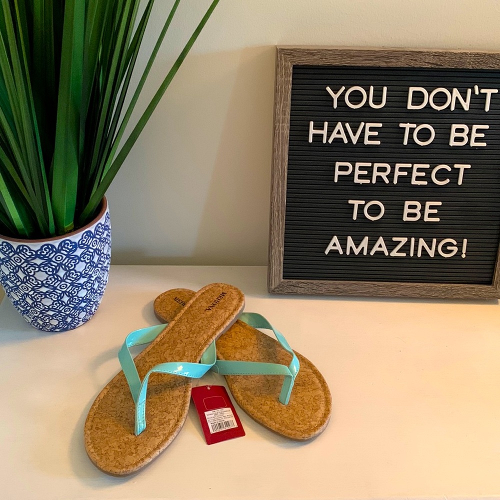 Thong Sandals, size 11, Mint w/ cork insole